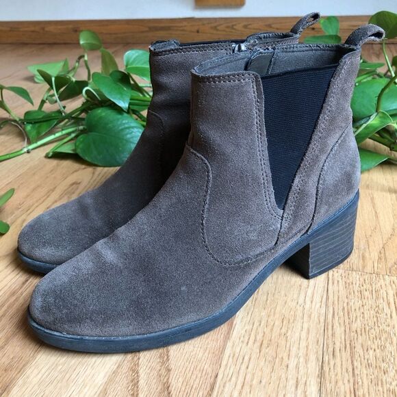Clarks Nevella Bell Ankle Boot Suede Taupe Brown 7 - Picture 8 of 8